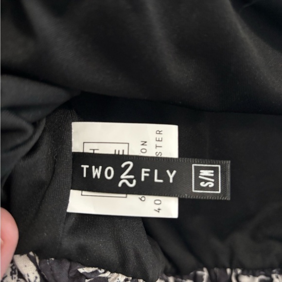 Two 2 Fly Chic Black and White Graphic Crop Top with western horses Size S/M - Picture 5 of 5